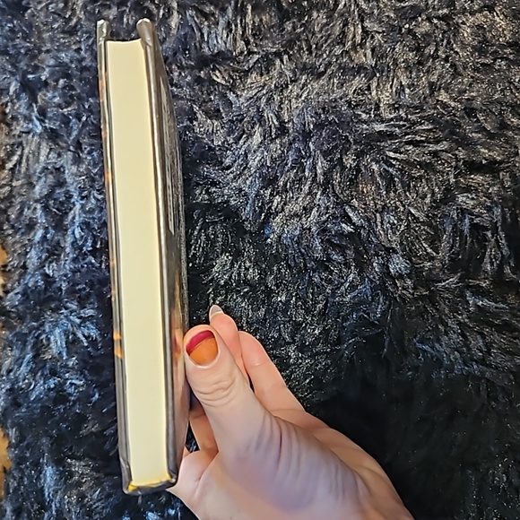 📚 3:15 Season One: Things That Go Bump in the Night - Picture 5 of 5